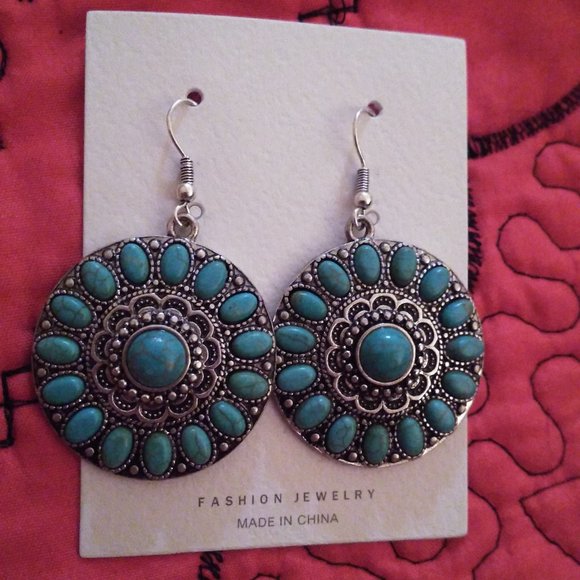 Western Earrings - Picture 3 of 4